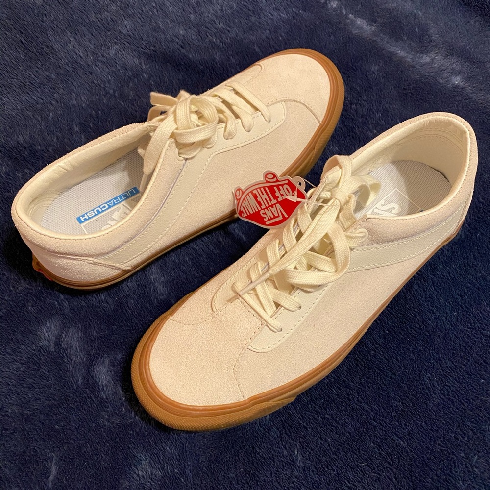 NWT Vans® Unisex Bold NI Lace-Up Sneakers in Suede